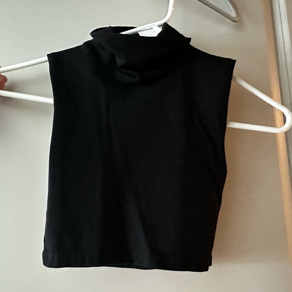 PrettyLittleThing Tops - Cropped mock neck tank top